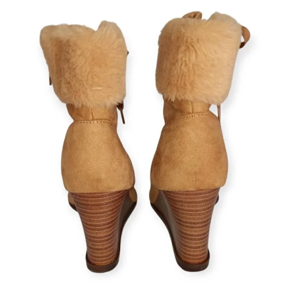 BAMBOO FAUX FUR WEDGE BOOTIES SZ.8 EUC.